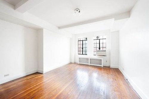 Foto del edificio - 325 E 42nd St