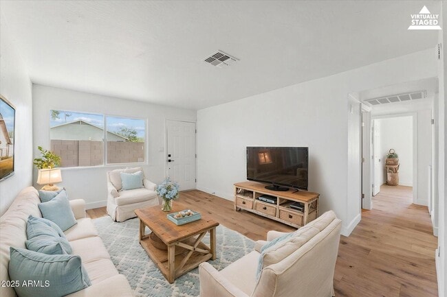 Building Photo - 2739 E Tamarisk Ave