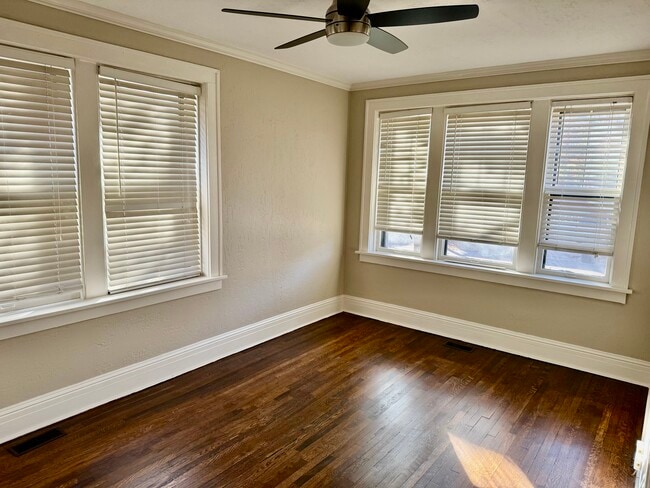 Bedroom - 7119 Amherst Ave