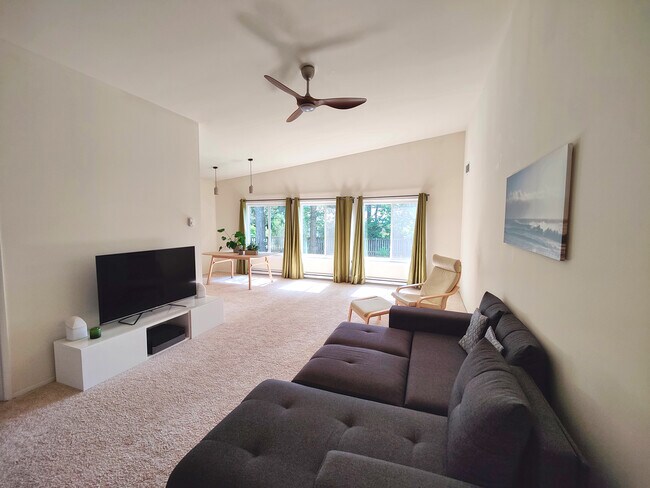 Foto del edificio - 12659 Willow Spring Ct