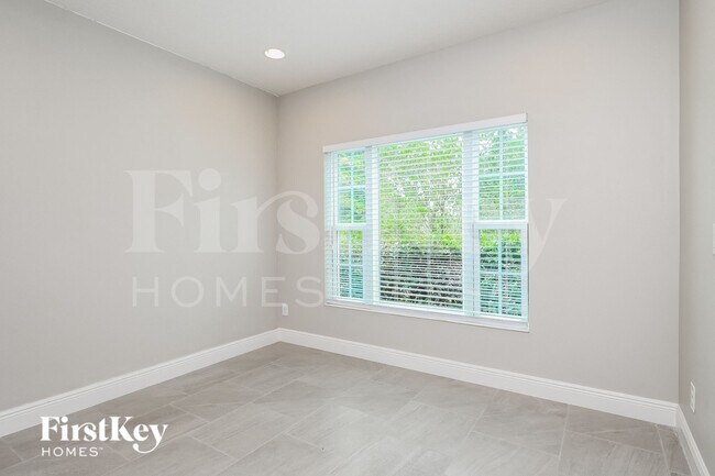 Building Photo - 9309 Oglethorpe Dr