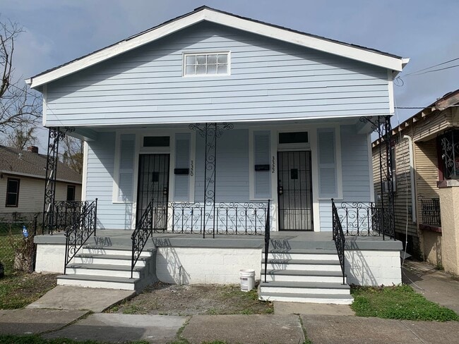 Photo - 3320-22 Delachaise St. Apartment