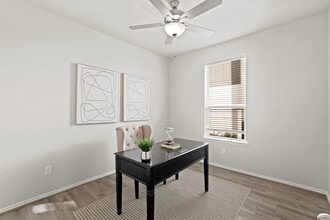 Building Photo - 1443 Acorn Mdw St