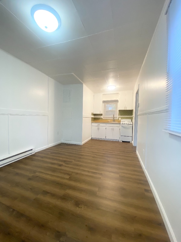 Foto del edificio - 9762 N River Rd