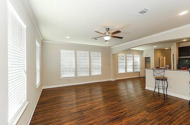 Foto del edificio - 64 Woodland Hills Dr