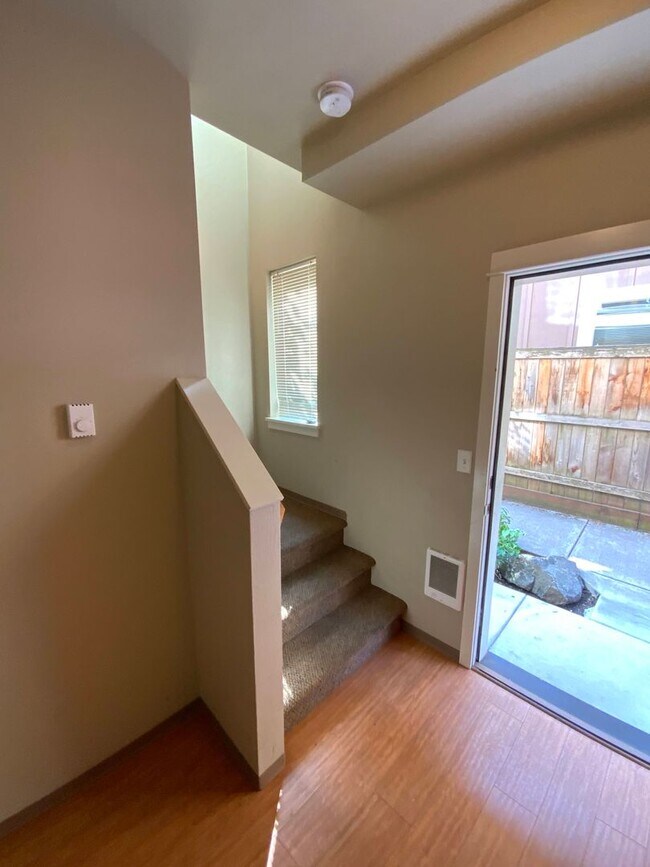 Foto del edificio - 3 Bedroom, 2.5 Bathroom Close to UO Campus