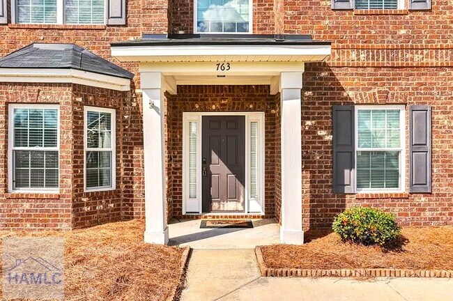 Building Photo - 763 English Oak Dr