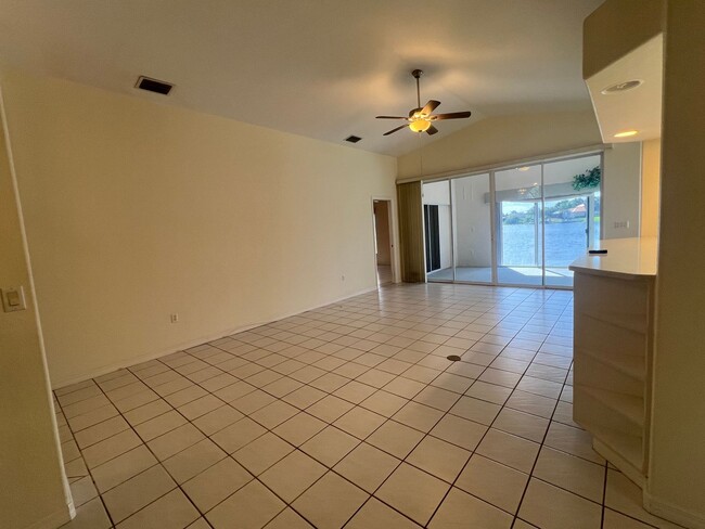 Building Photo - $2,400 ** AVAIL 7/15/25 ** LAKE SUZY ** 3 ...