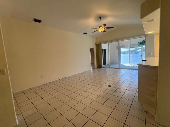 Foto del edificio - $2,400 ** AVAIL 7/15/25 ** LAKE SUZY ** 3 ...