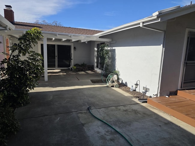 Building Photo - 776 Berkshire Pl