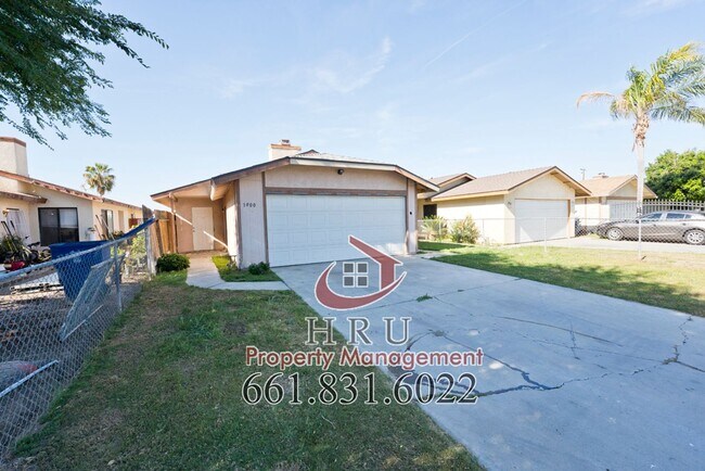 Building Photo - SW-Bakersfield 3 bedrooms+ 2bath