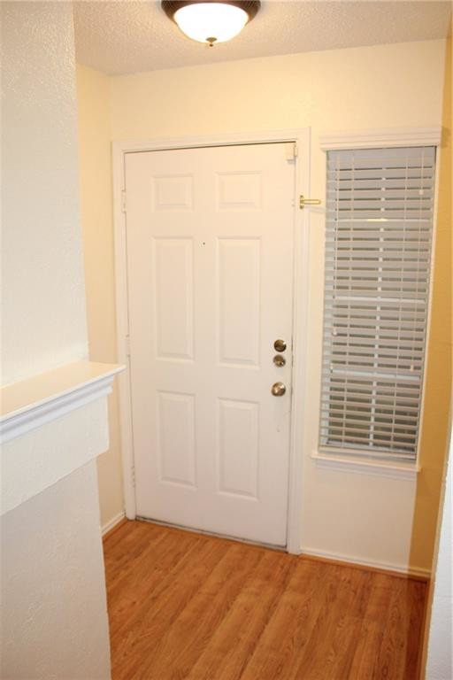 Building Photo - 728 Creekwood Ct