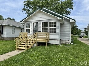 Building Photo - 1308 E Taylor St
