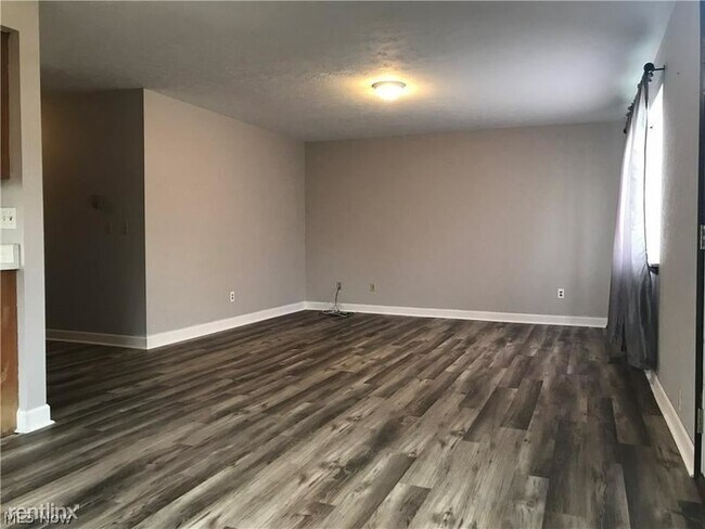Building Photo - 3 br, 1 bath House - 34486 Roberts Road