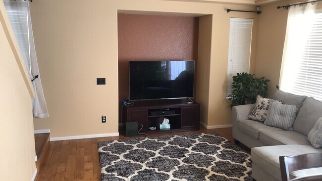 Foto del edificio - 8227 Mahogany Wood Ct