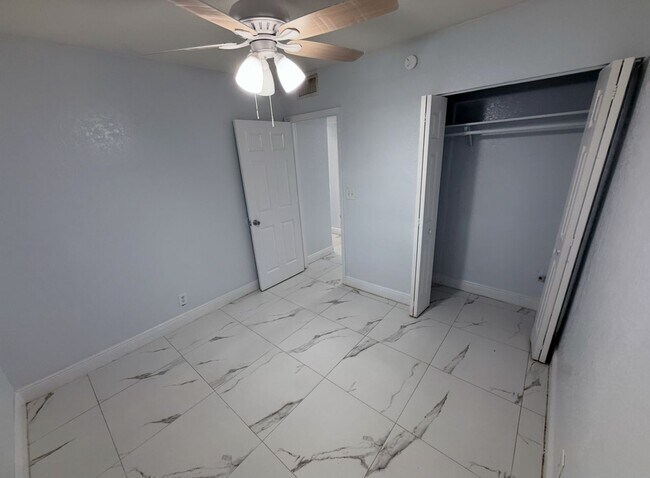 Building Photo - 1651 SW 40th Terrace