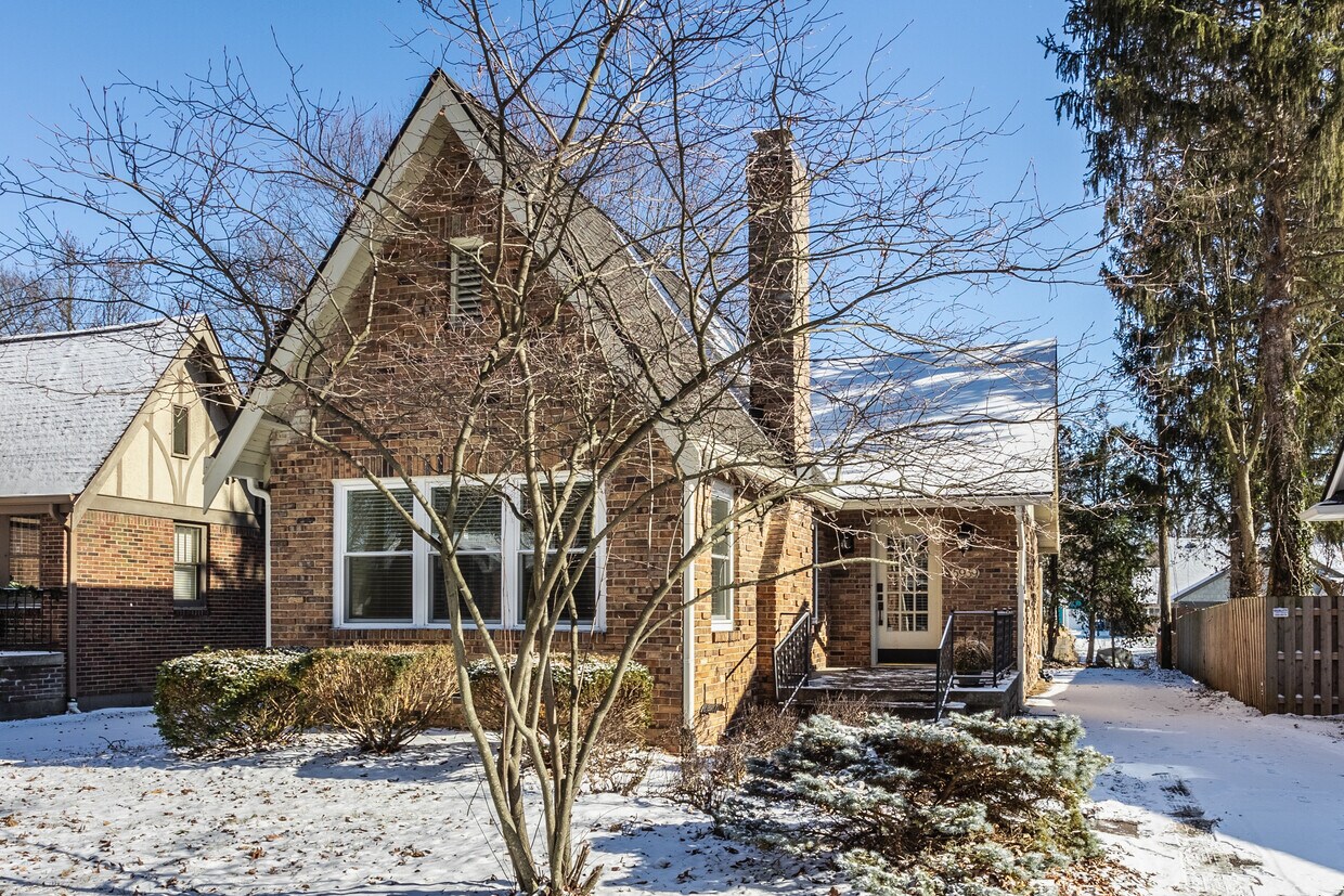 Primary Photo - 5939 Guilford Ave