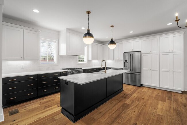 Foto del edificio - 6515 Premier Dr