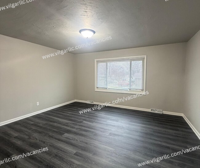 Foto del edificio - 5583-85-5585 Tulip Ave