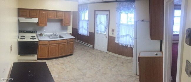Building Photo - 2 br, 1 bath Apartment - 135 S 12th St Fl 2
