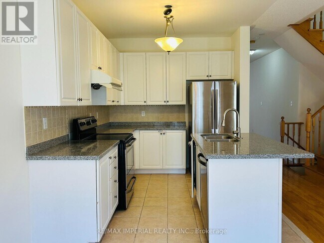Building Photo - 61 Lebovic Dr
