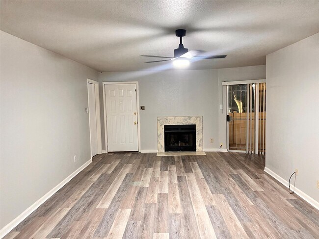Foto del edificio - 10661 Braes Bend Dr
