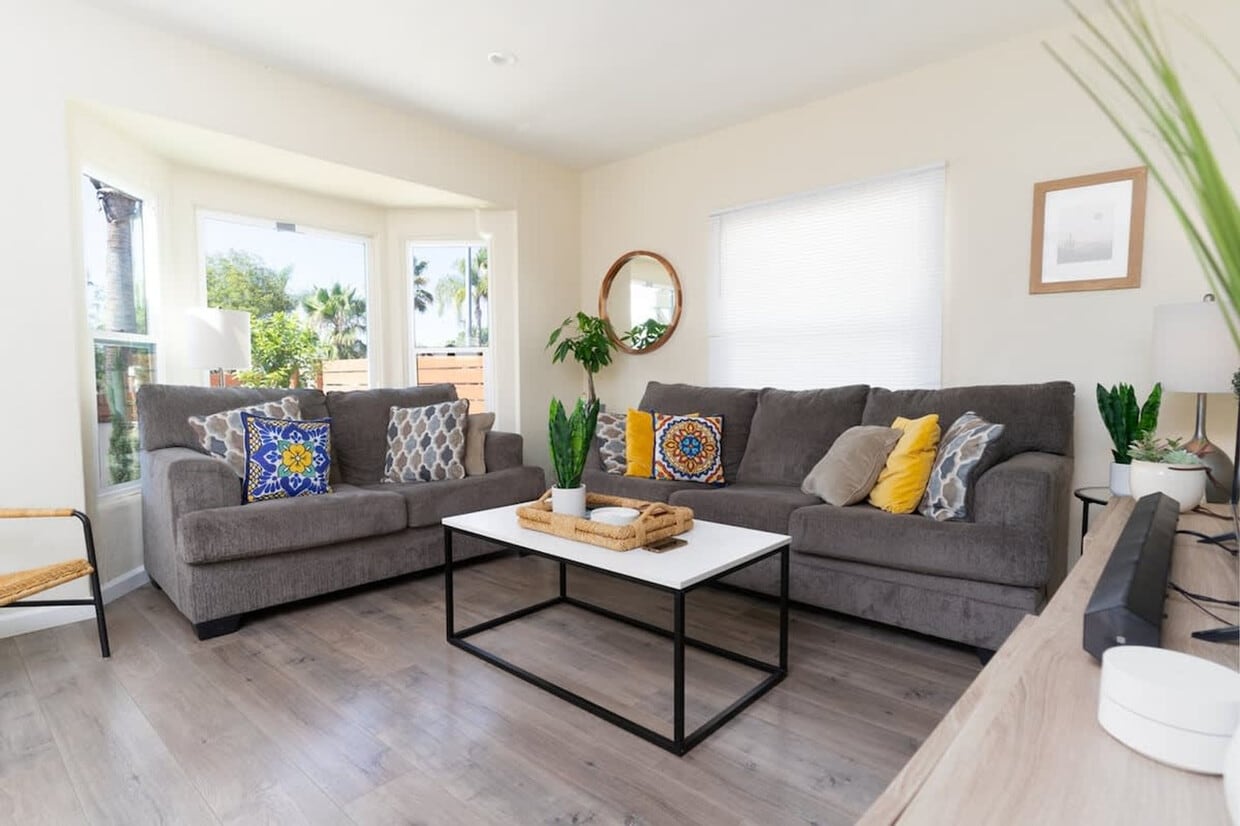 Foto principal - 3550-52 Meade Ave