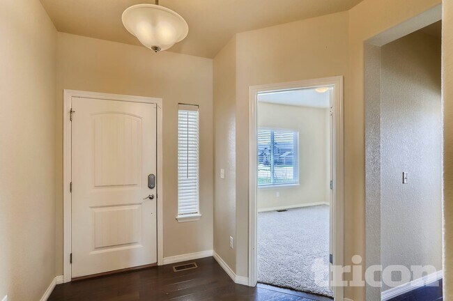 Building Photo - 688 Arches Ct