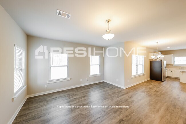 Building Photo - HOME FOR RENT!! UP TO HALF OFF ONE MONTH!