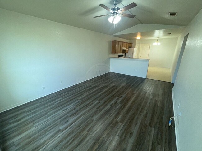 Foto del edificio - ***2-Weeks Free Rent***1011 Industrial Ave, Copperas Cove