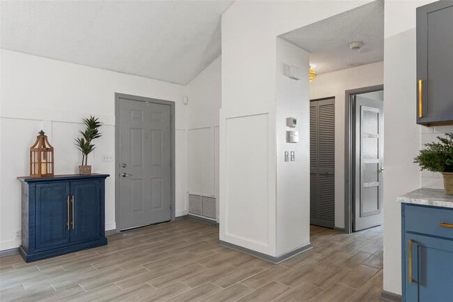 Building Photo - 26 Fillmore Ln