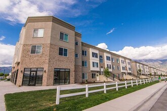 Building Photo - 734 E 500 S
