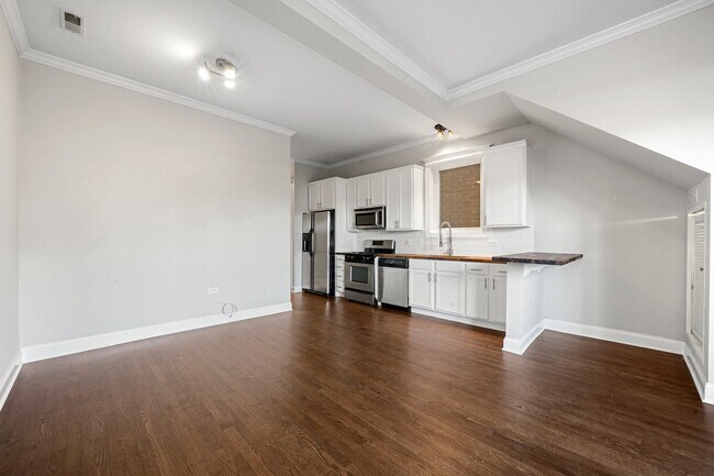 Foto del edificio - 2135 W Adams St