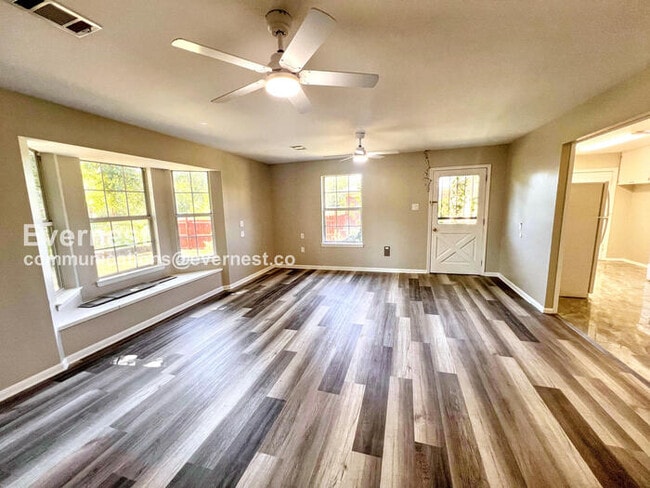 Building Photo - 1217 Hendrix Ave