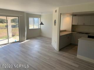 Building Photo - 10157 Beach Dr SW