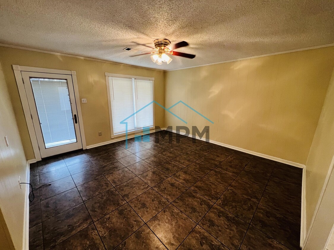 Primary Photo - 229 Hillside Cir