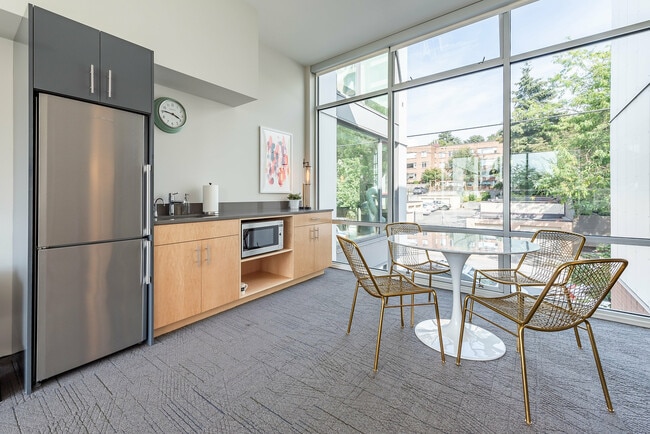 Building Photo - Belroy