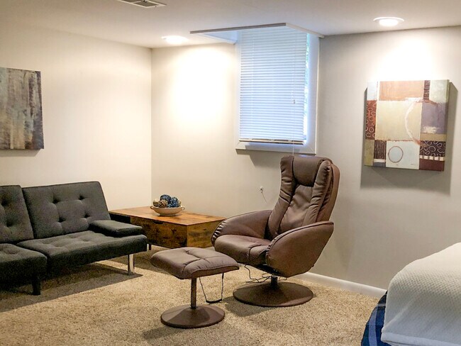 Foto del edificio - 223 E Rose St