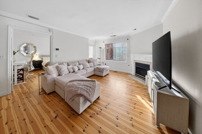 Foto del edificio - 1050 N Stuart St