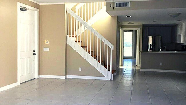 Foto del edificio - 107 Rivinia Dr