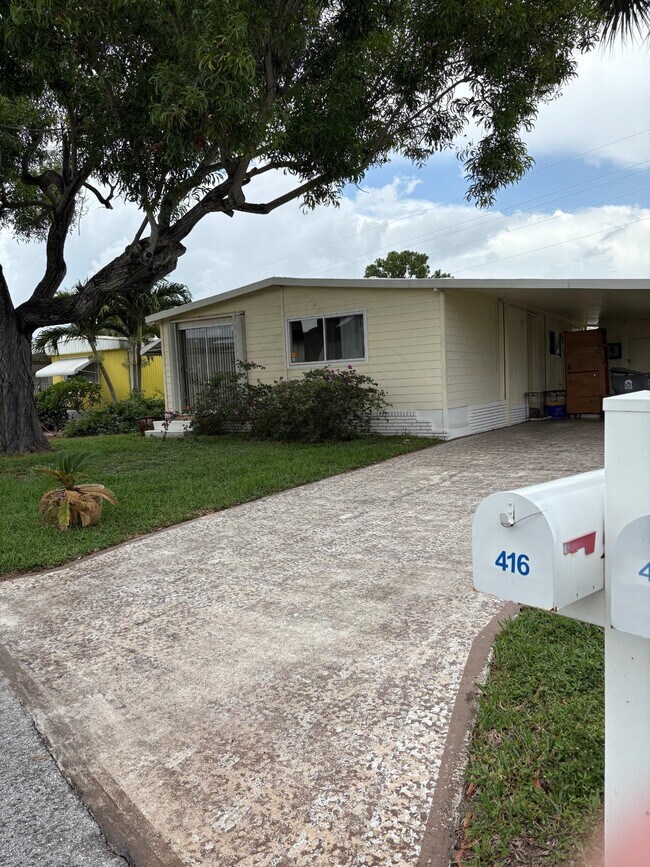 Foto del edificio - 4171 74th Rd N