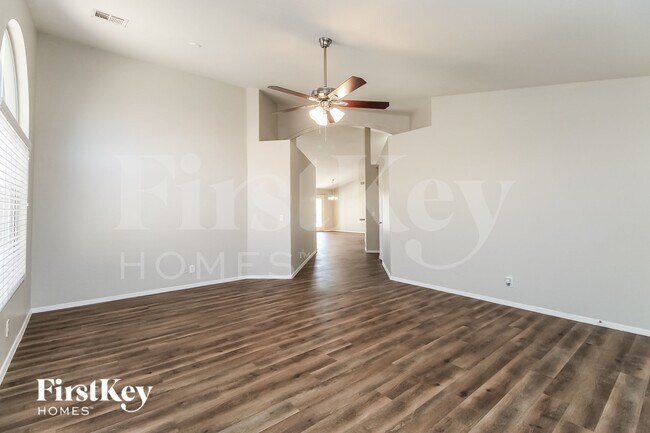 Building Photo - 4082 E Meadow Lark Way