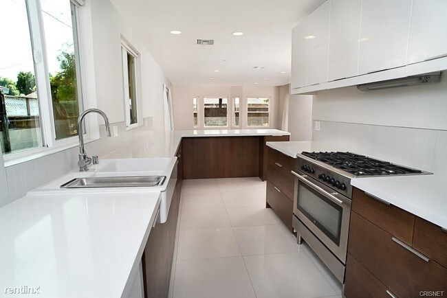Building Photo - 4 br, 2 bath House - 10011 Sophia Ave