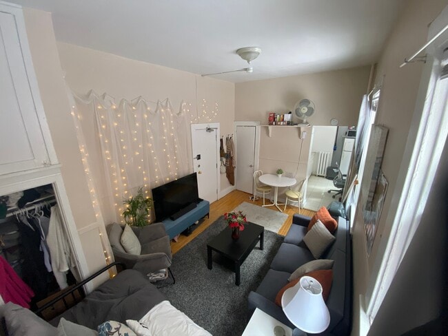 Building Photo - 322 Cooper St