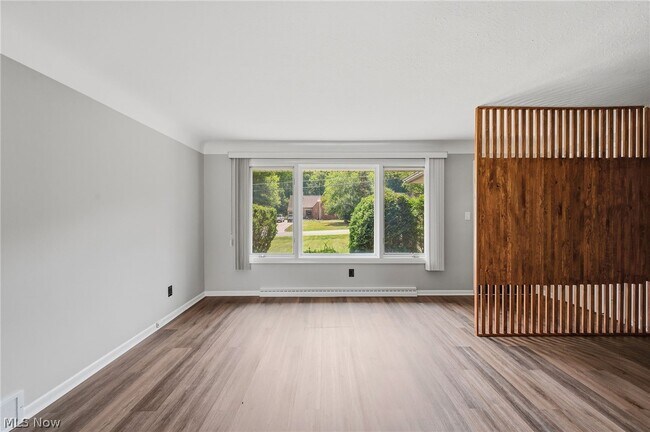 Foto del edificio - 333 E Ridgewood Dr