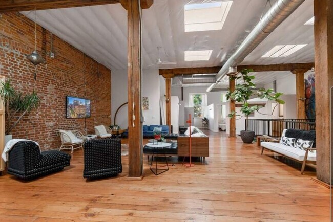 Foto del edificio - 3799 N Williams St
