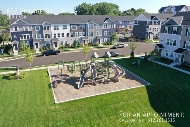 Building Photo - 632 Village Dr
