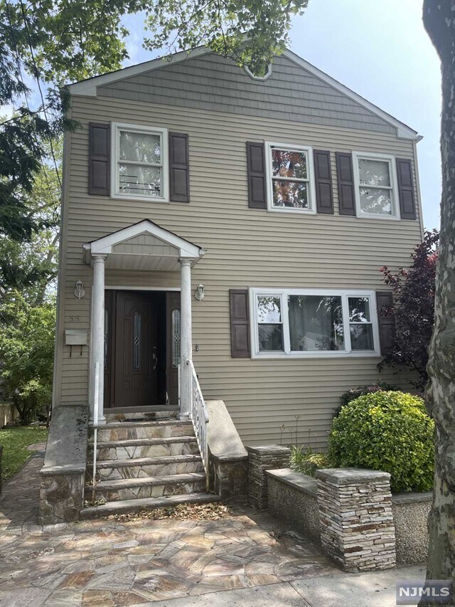 Building Photo - 16 Crescent Ave