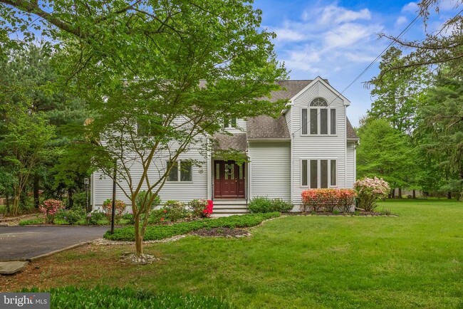 Building Photo - 405 Holly Glen Dr