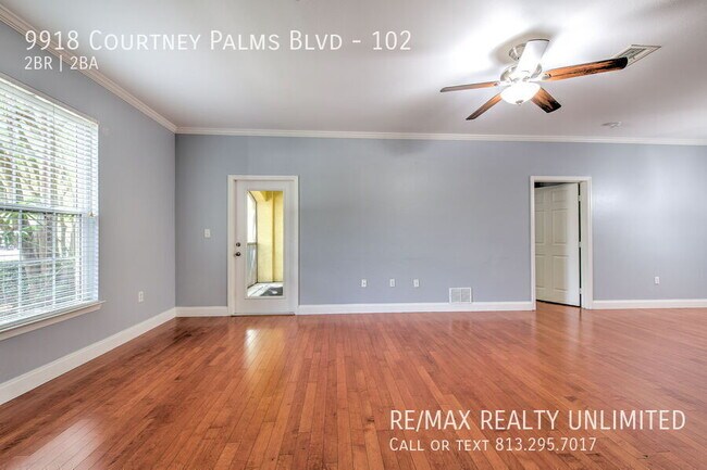 Foto del edificio - 9918 Courtney Palms Blvd
